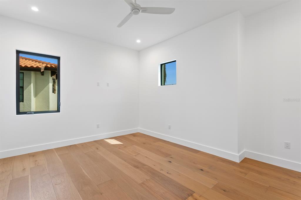 St Petersburg, Florida, 33703, United States, 5 Bedrooms Bedrooms, ,6 BathroomsBathrooms,Residential,For Sale,1856126