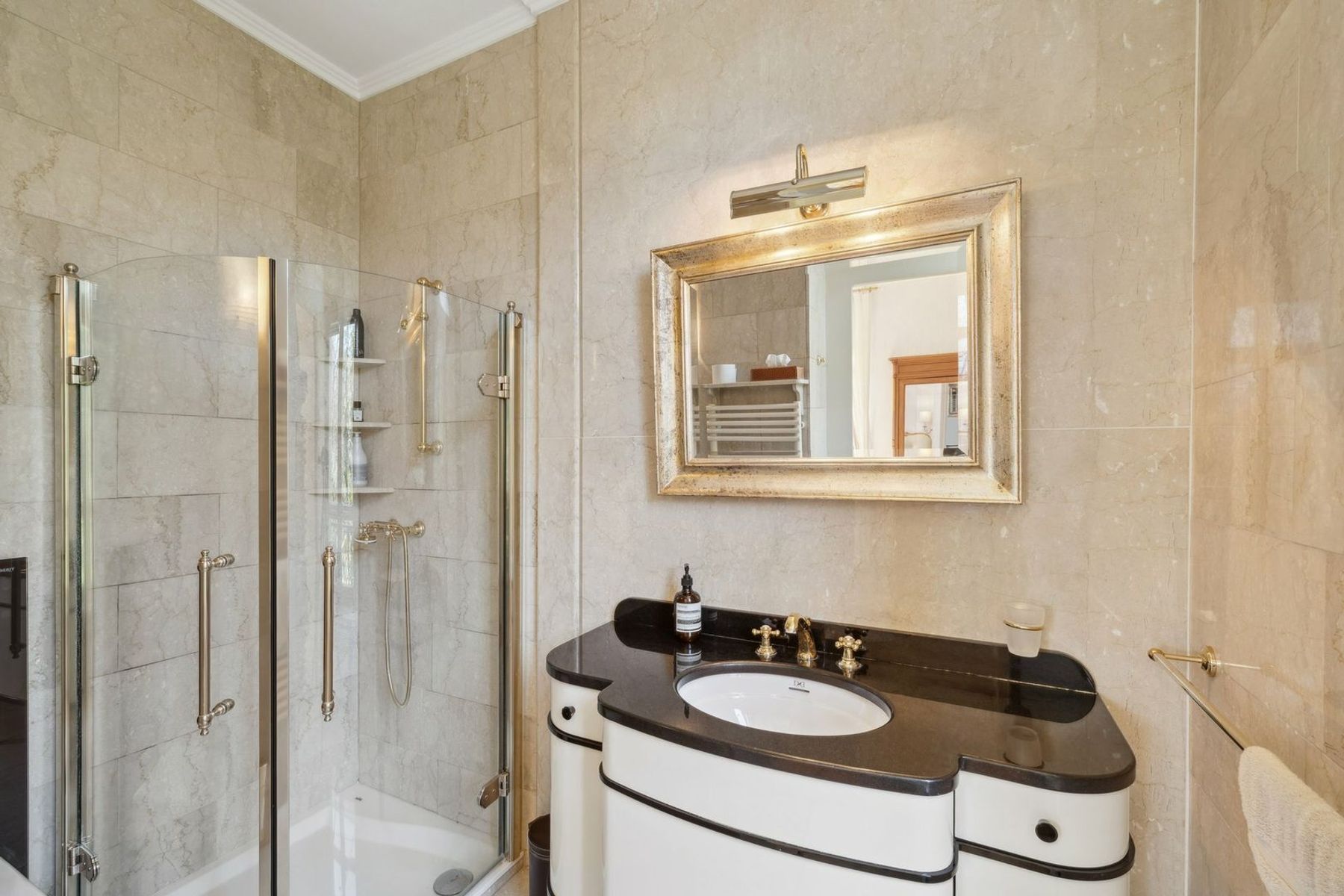  Prestigious property a few steps from the lakefront, lush parkland - 物件實景