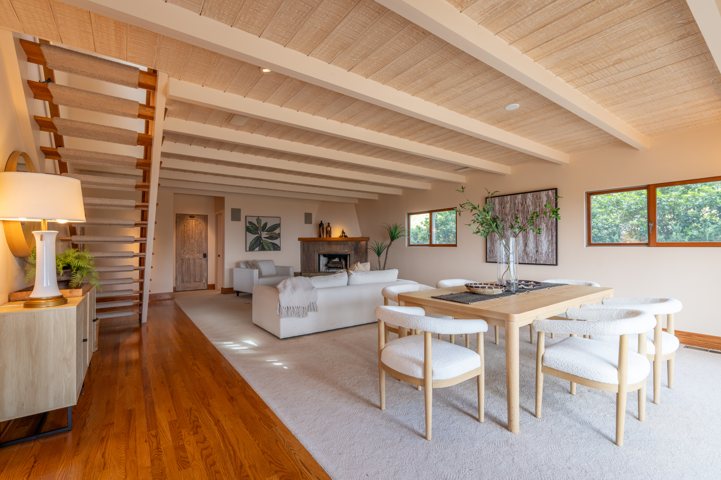  534 Aguajito Road - 物件實景