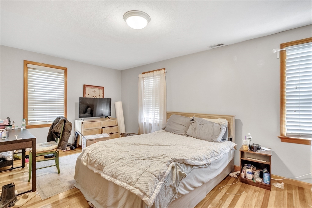 Cambridge, Massachusetts, 02139, United States, 22 Bedrooms Bedrooms, ,9 BathroomsBathrooms,Residential,For Sale,1903632