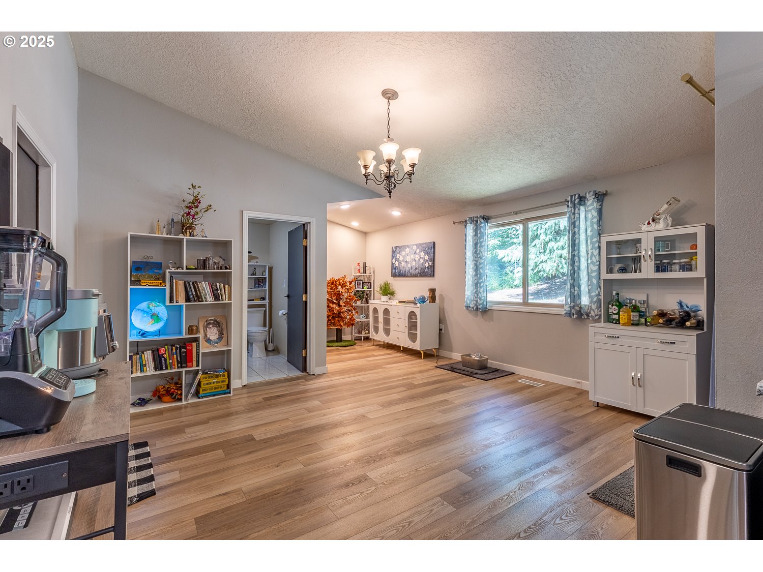 Vancouver, Washington, 98663, United States, 4 Bedrooms Bedrooms, ,2 BathroomsBathrooms,Residential,For Sale,1848237