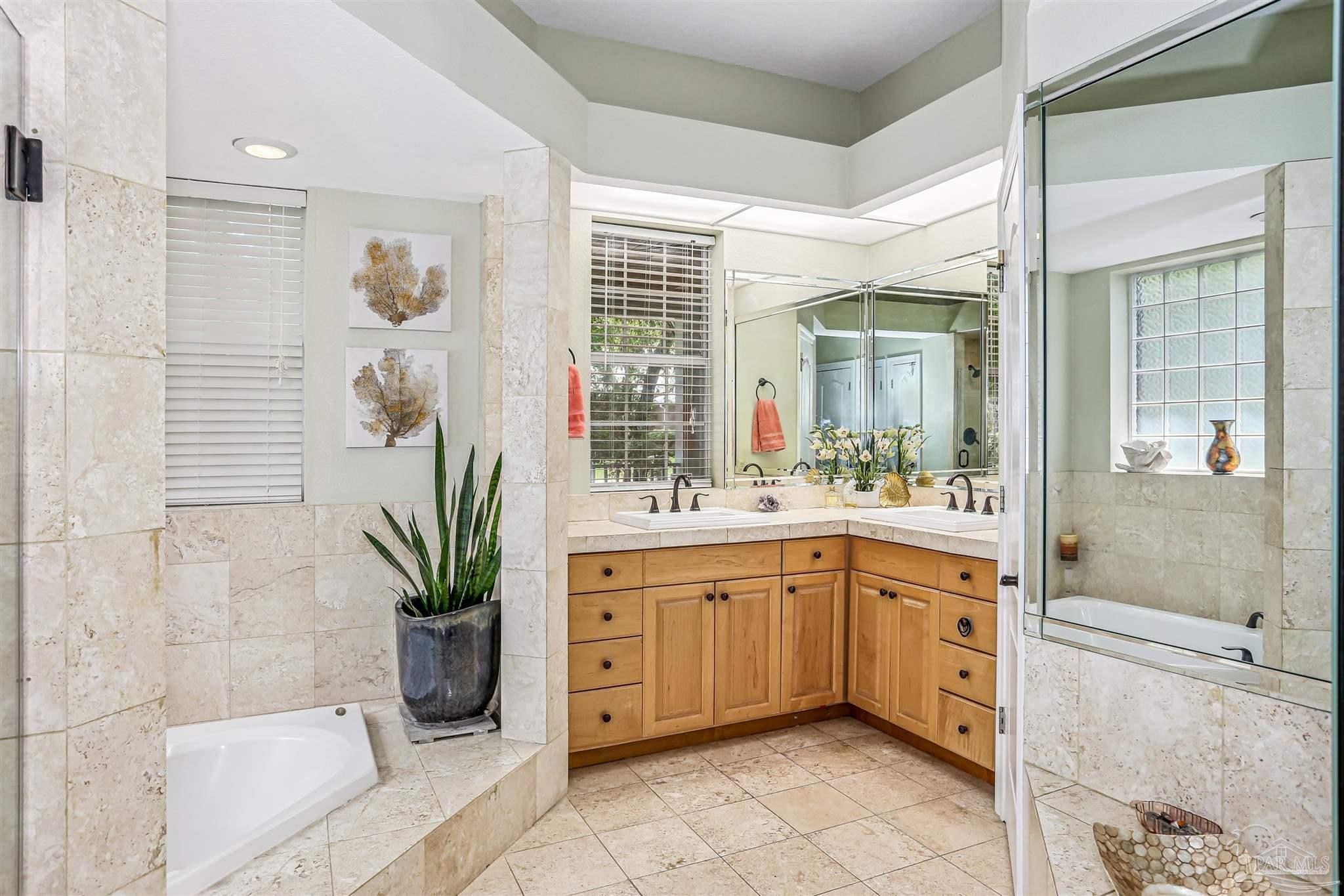 Pensacola, Florida, 32507, United States, 4 Bedrooms Bedrooms, ,4 BathroomsBathrooms,Residential,For Sale,1913346