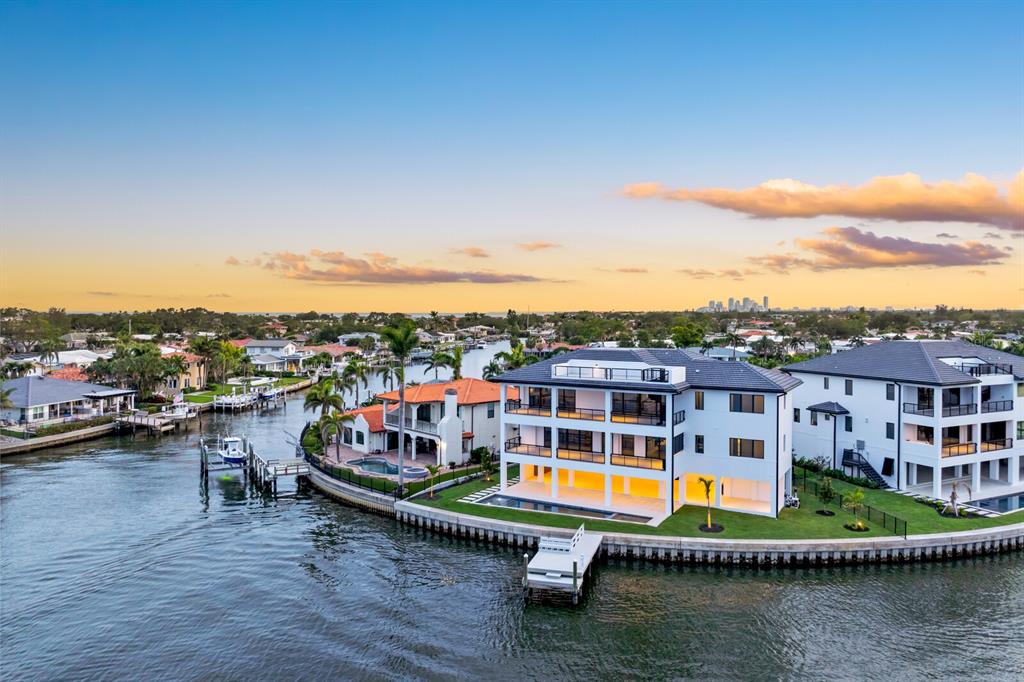 St Petersburg, Florida, 33703, United States, 5 Bedrooms Bedrooms, ,6 BathroomsBathrooms,Residential,For Sale,1856126