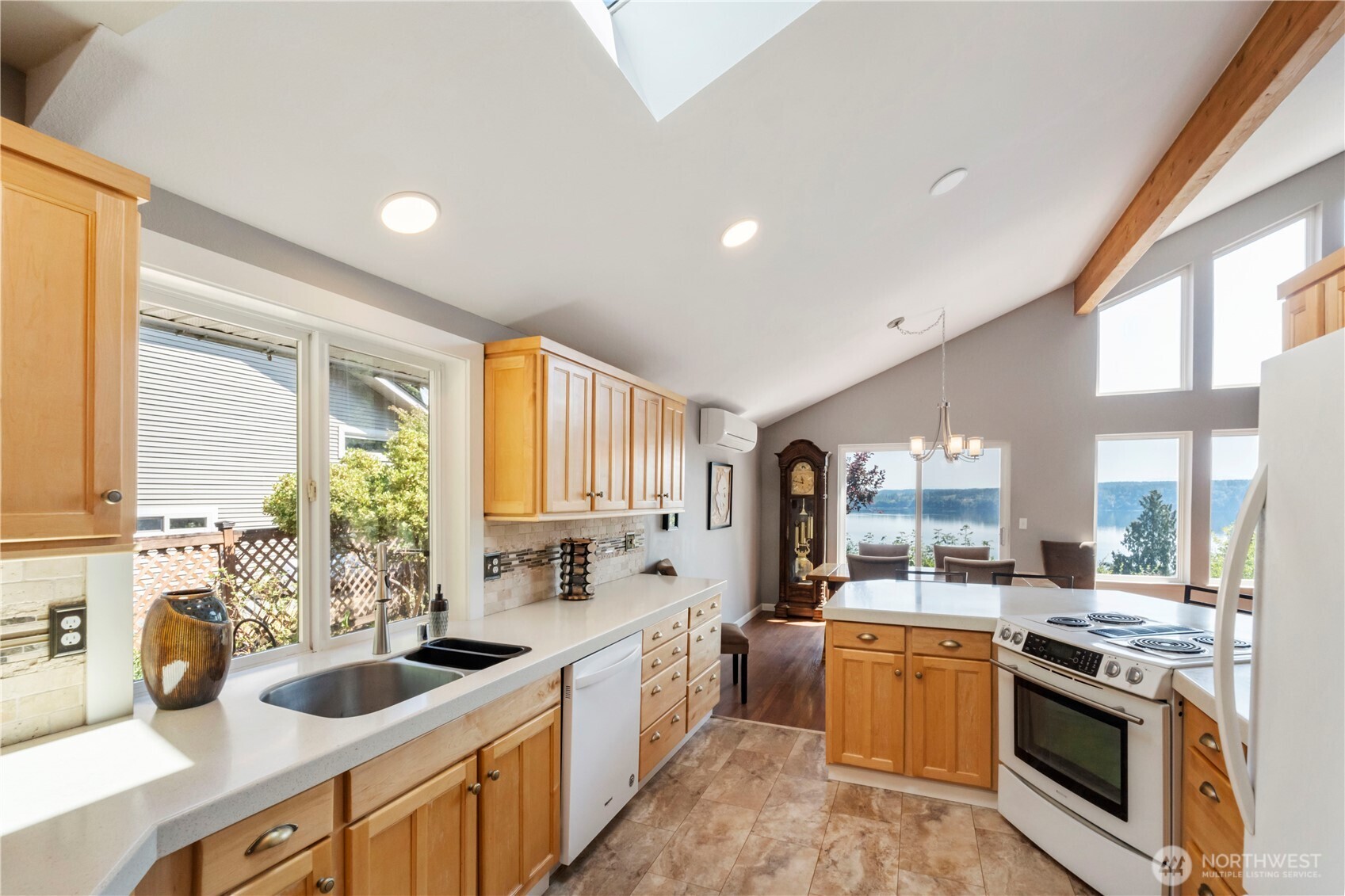 Anderson Island, Washington, 98303, United States, 3 Bedrooms Bedrooms, ,2 BathroomsBathrooms,Residential,For Sale,1804305