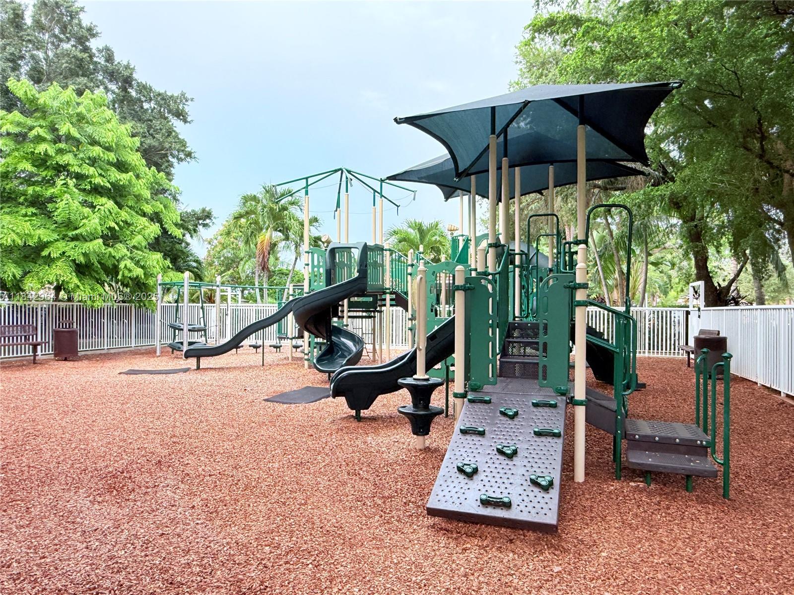 Weston, Florida, 33326, United States, 5 Bedrooms Bedrooms, ,4 BathroomsBathrooms,Residential,For Sale,1987523