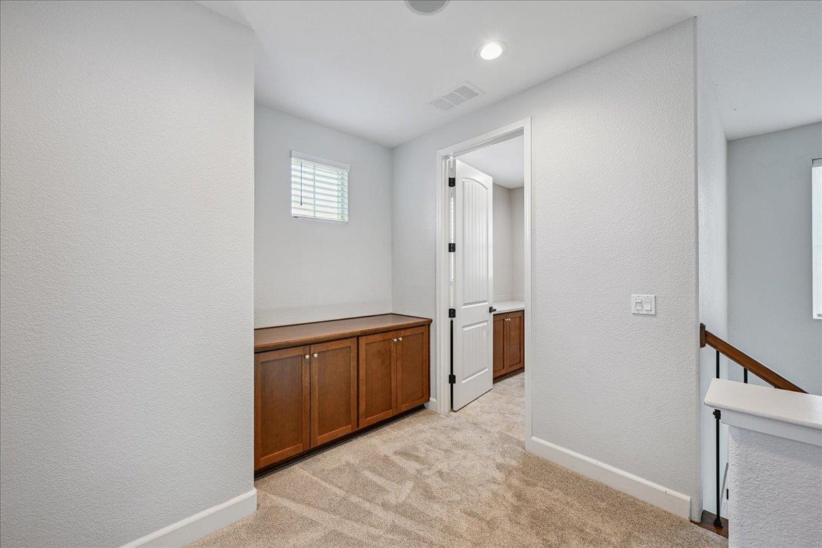 Folsom, California, 95630, United States, 4 Bedrooms Bedrooms, ,3 BathroomsBathrooms,Residential,For Sale,1948899