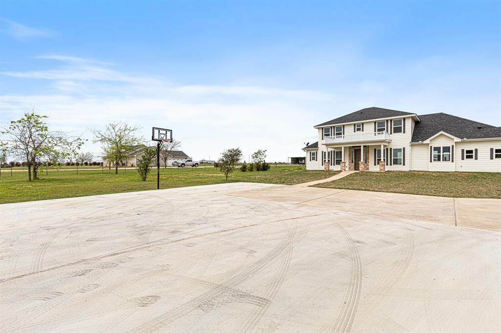 Holland, Texas, 76534, United States, 6 Bedrooms Bedrooms, ,6 BathroomsBathrooms,Residential,For Sale,1986068