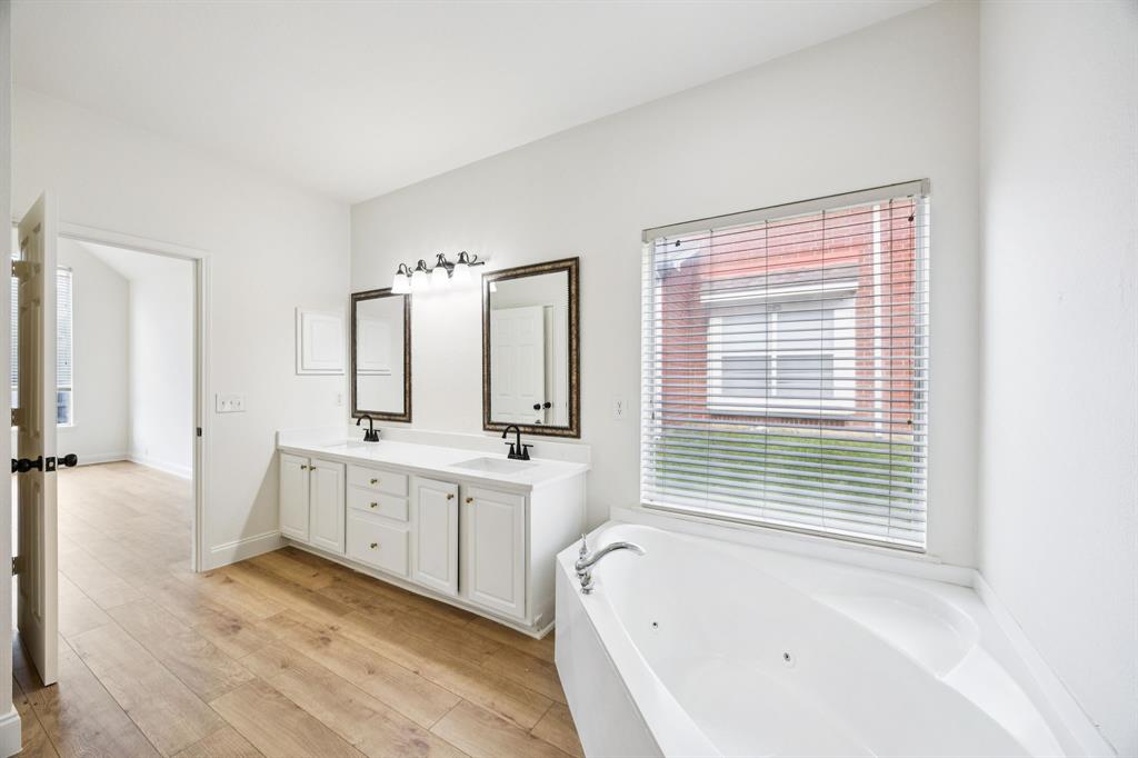 Plano, Texas, 75074, United States, 5 Bedrooms Bedrooms, ,4 BathroomsBathrooms,Residential,For Sale,1956892