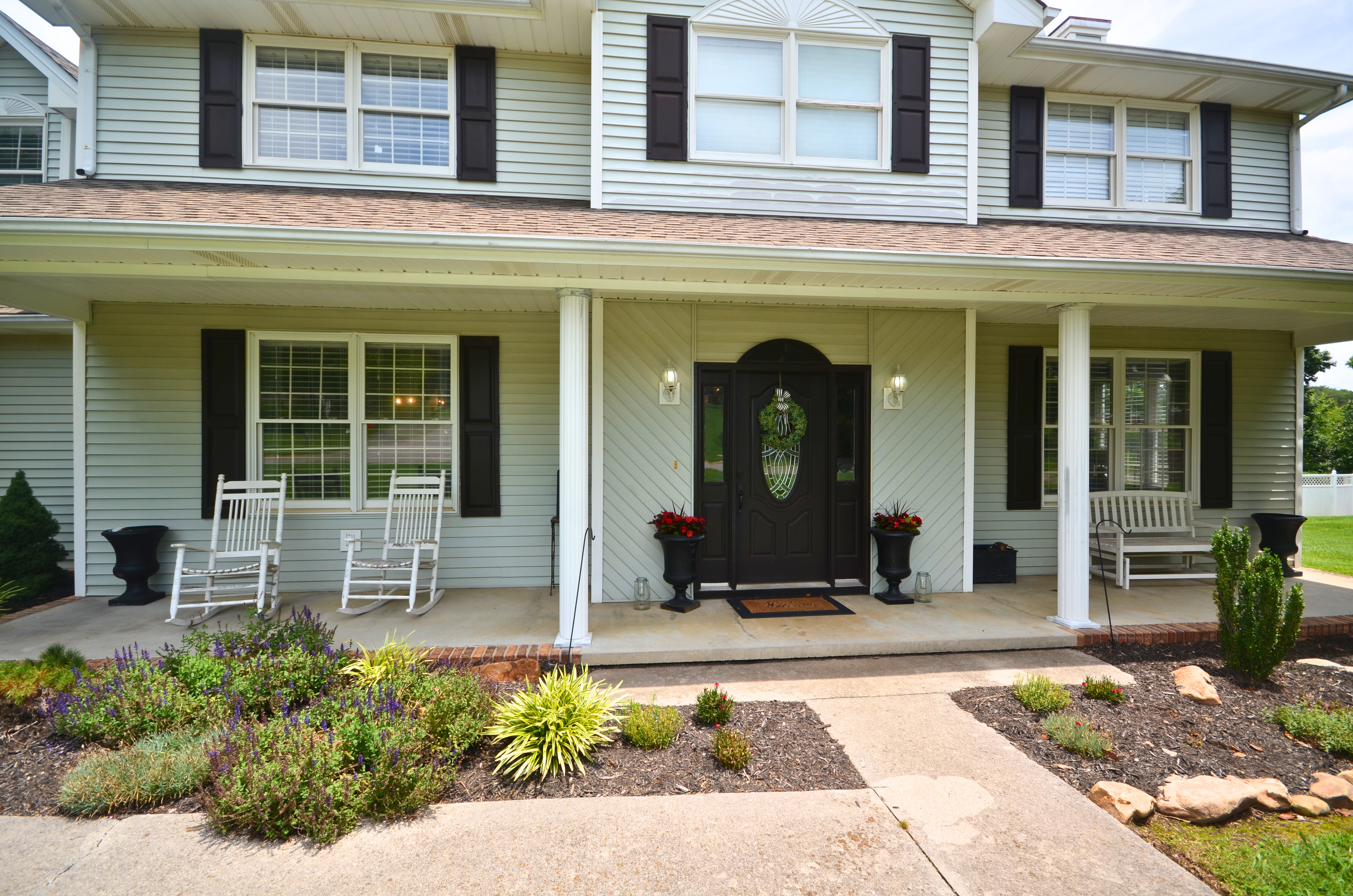 Kodak, Tennessee, 37764, United States, 4 Bedrooms Bedrooms, ,3 BathroomsBathrooms,Residential,For Sale,1887737