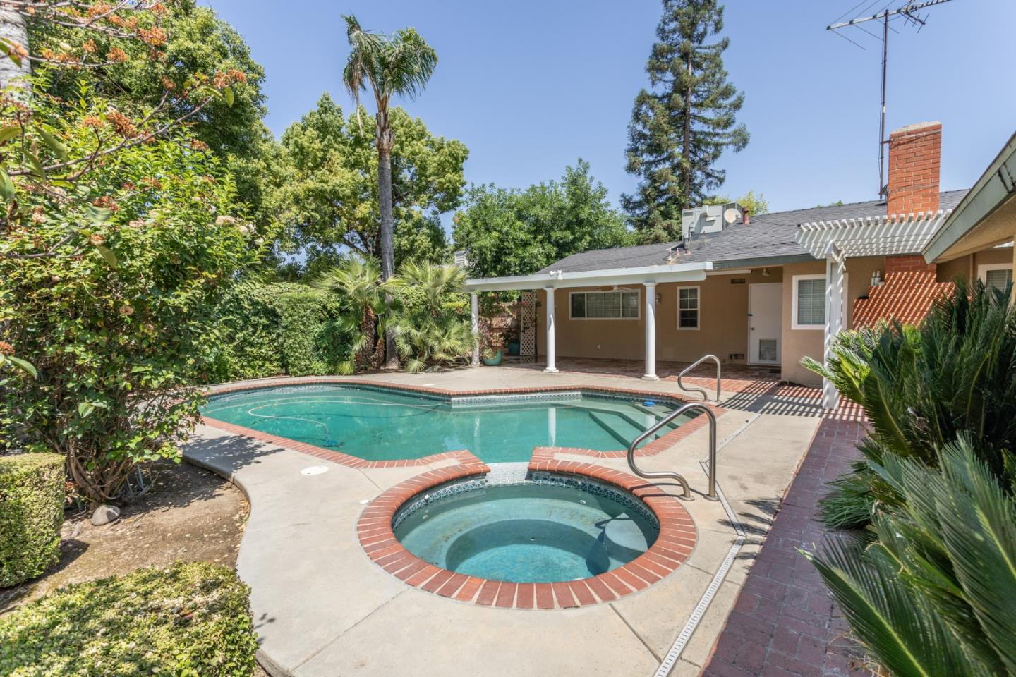 Clovis, California, 93611, United States, 4 Bedrooms Bedrooms, ,2 BathroomsBathrooms,Residential,For Sale,1907507