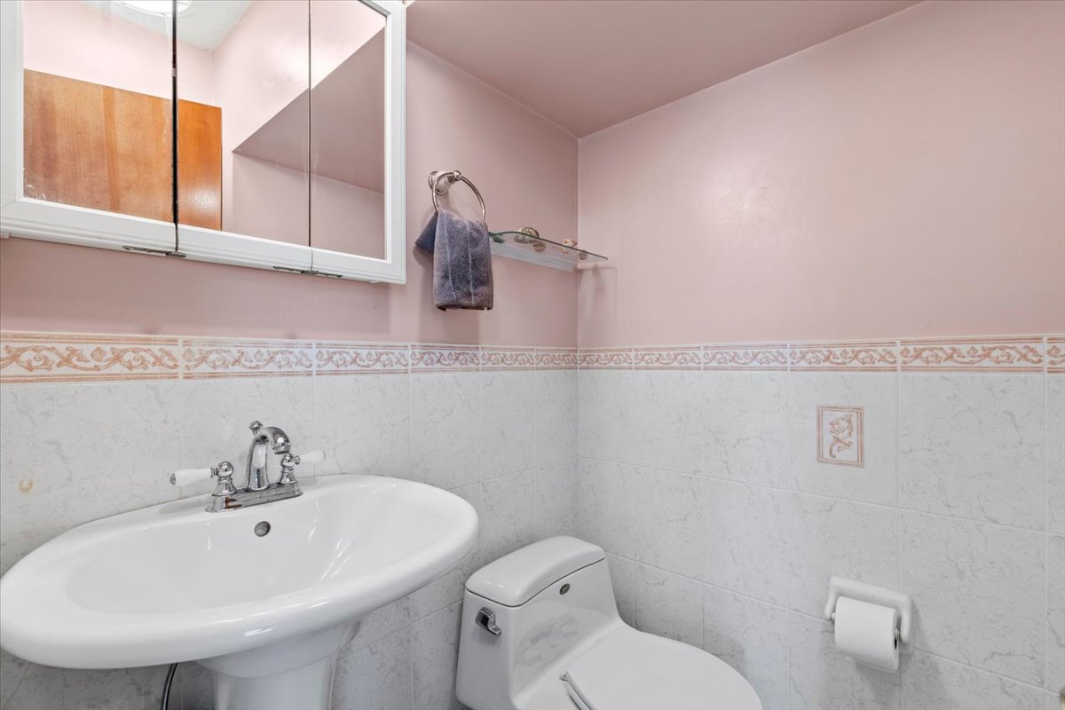 Staten Island, New York, 10312, United States, 2 Bedrooms Bedrooms, ,2 BathroomsBathrooms,Residential,For Sale,1819813