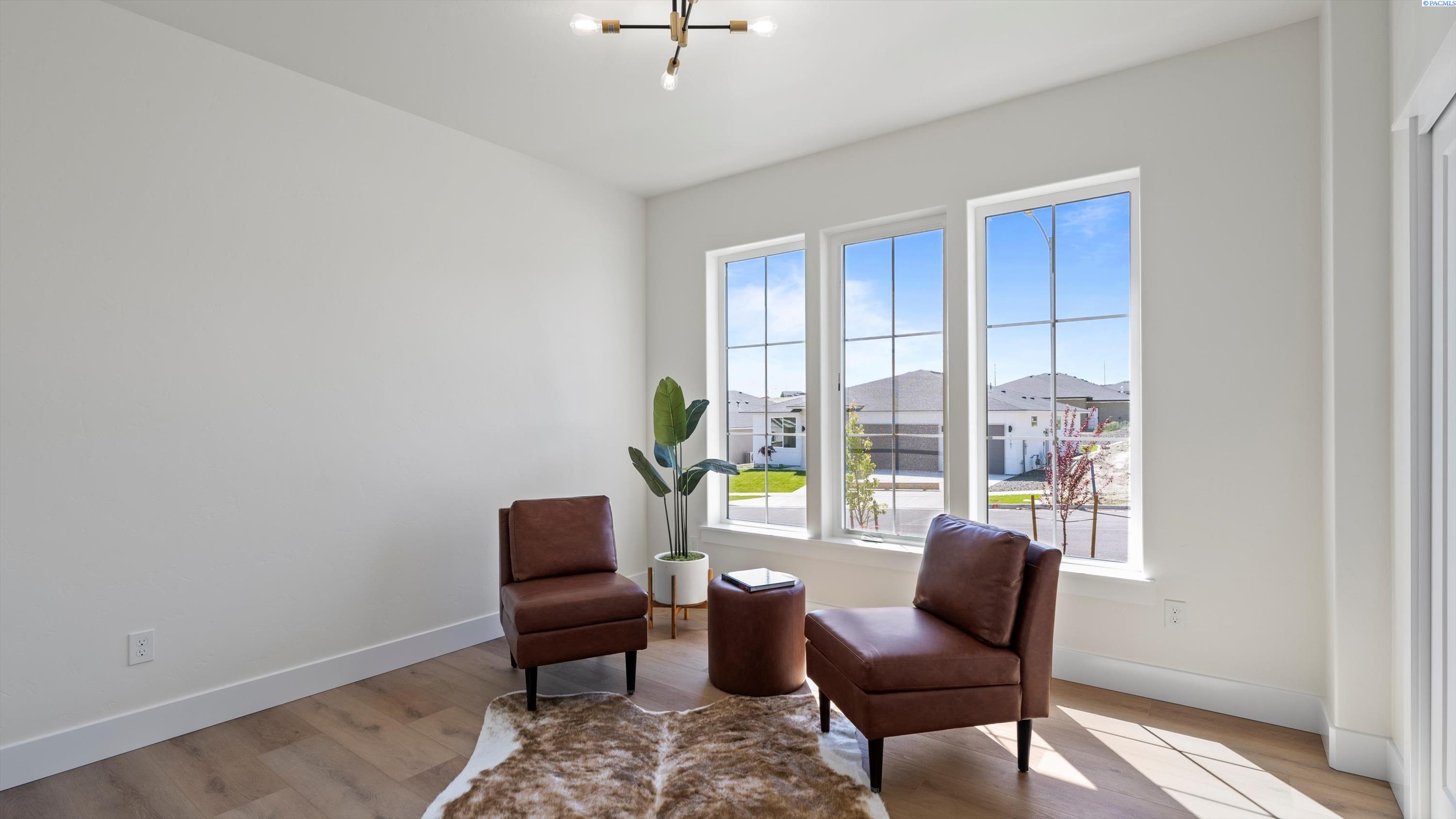 Richland, Washington, 99352, United States, 4 Bedrooms Bedrooms, ,3 BathroomsBathrooms,Residential,For Sale,1996125