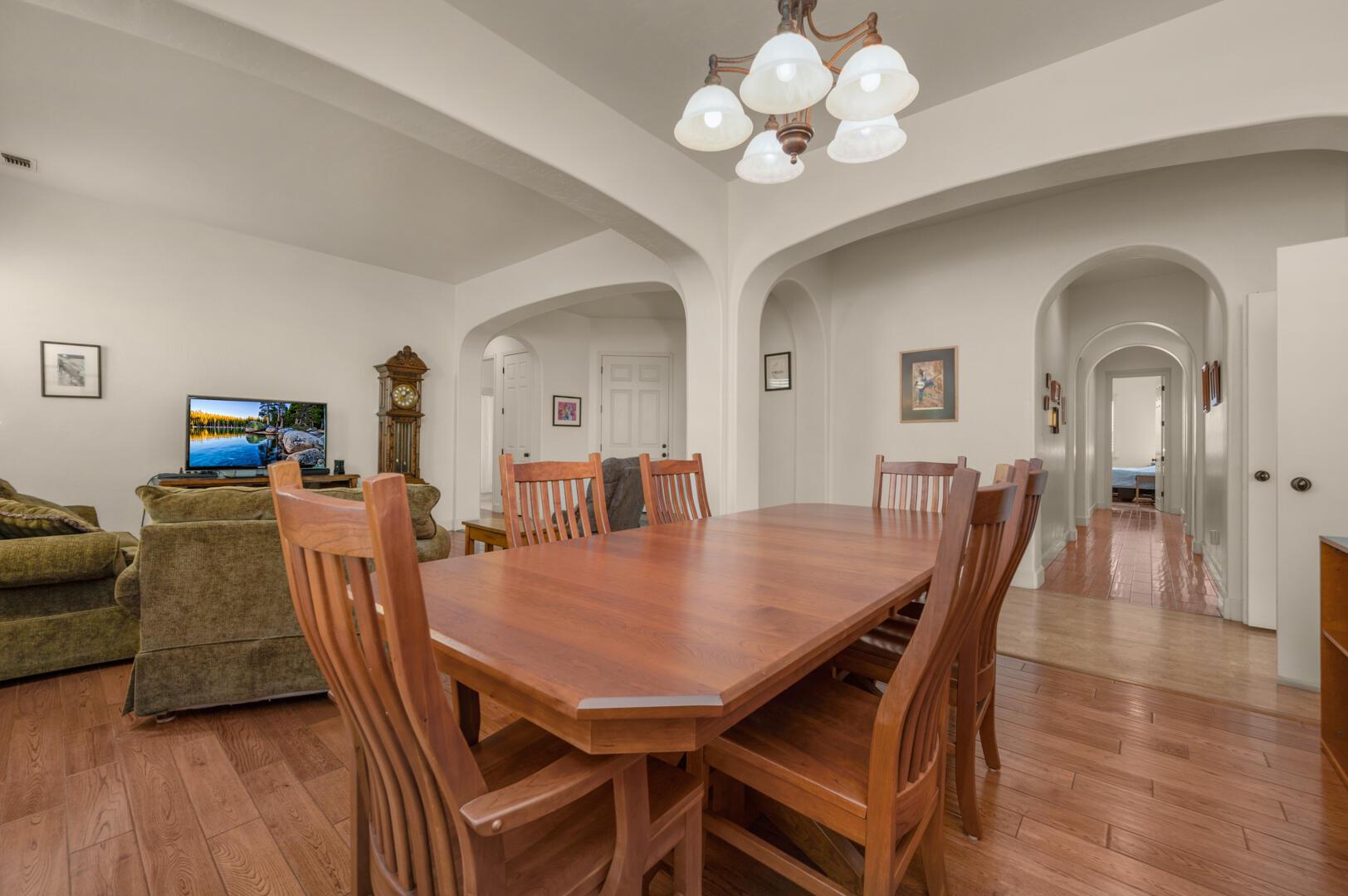 Visalia, California, 93291, United States, 4 Bedrooms Bedrooms, ,3 BathroomsBathrooms,Residential,For Sale,2009986