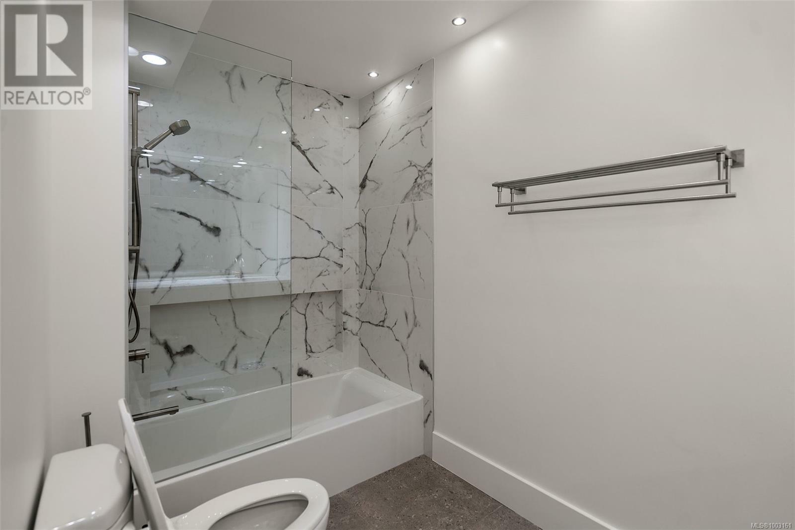 OAK BAY, British Columbia, V8S 2N6, CA, 2 Bedrooms Bedrooms, ,2 BathroomsBathrooms,Residential,For Sale,1874610