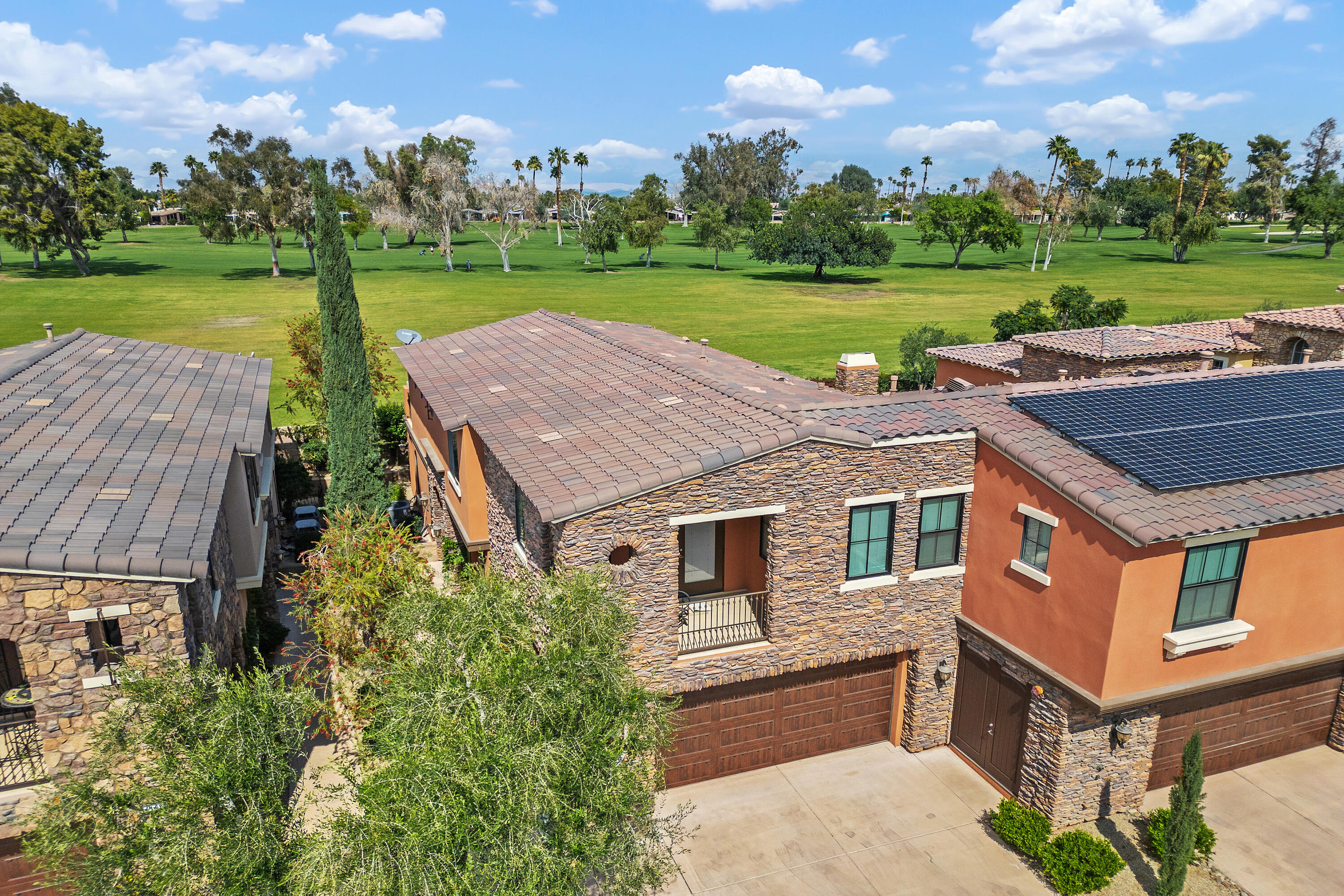 Palm Desert, California, 92260, United States, 2 Bedrooms Bedrooms, ,3 BathroomsBathrooms,Residential,For Sale,1744542