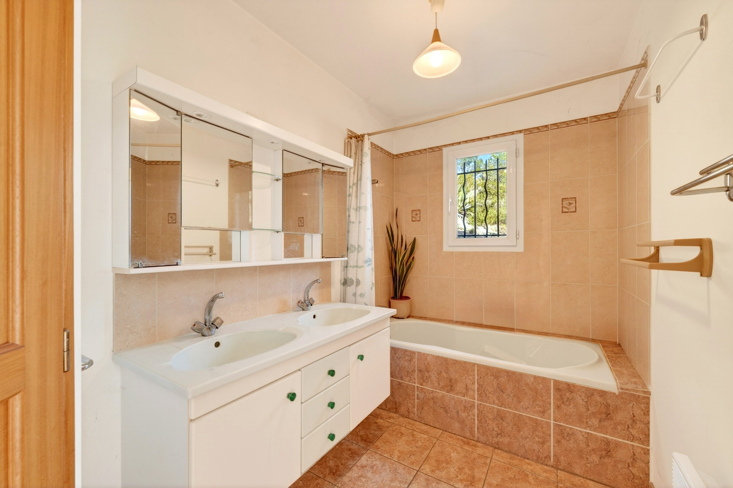  La Cadière d’Azur – Elevated Villa with Exceptional Panoramic Views - 物件實景