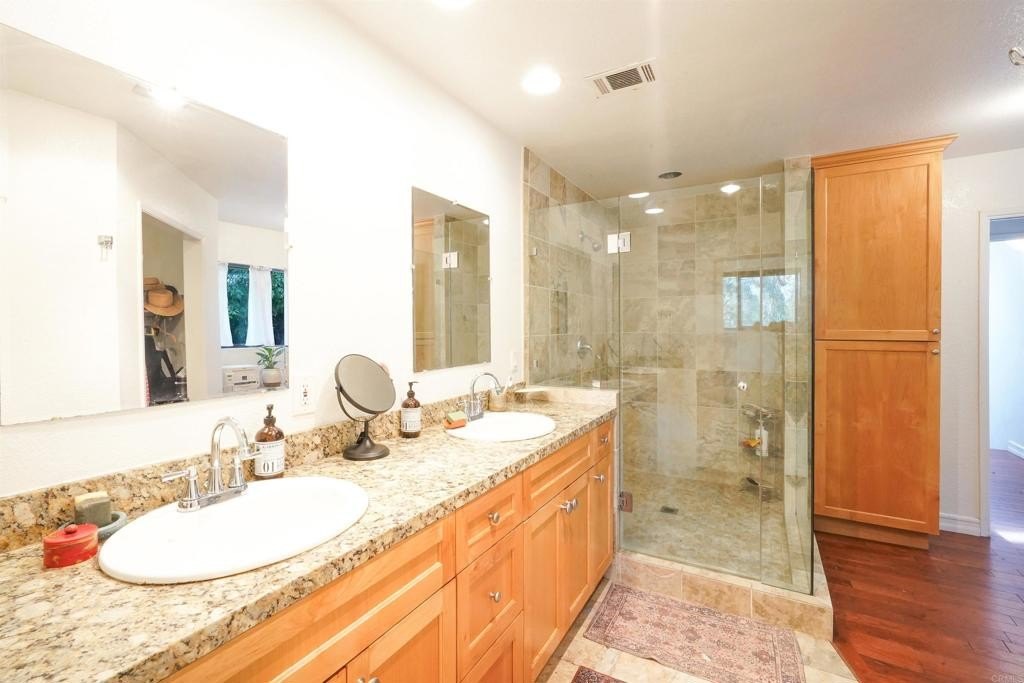 San Diego, California, 92102, United States, 3 Bedrooms Bedrooms, ,4 BathroomsBathrooms,Residential,For Sale,1991892