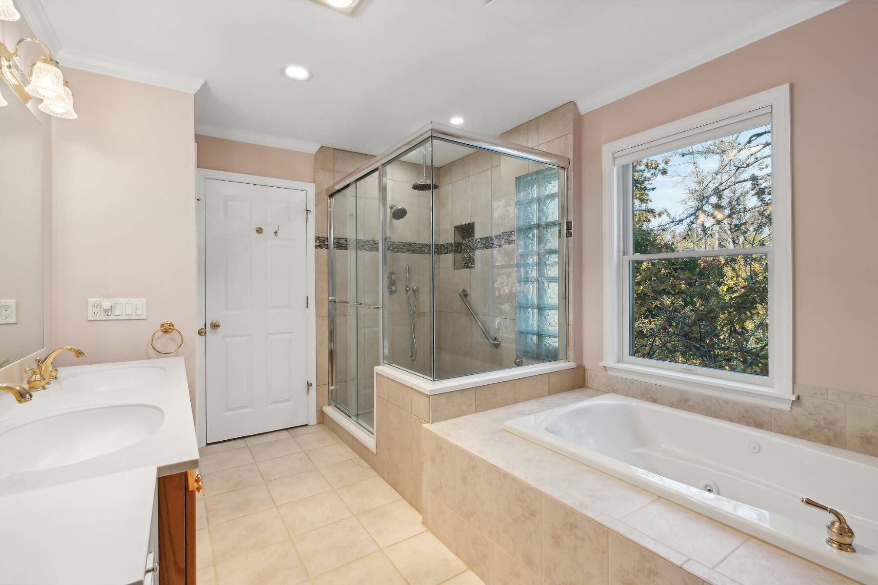  SOUTHAMPTON HOME, GREAT ENTERTAINING SPACES - 物件實景