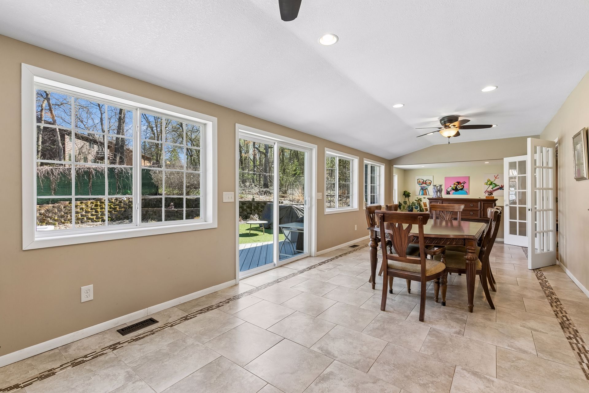  Resort-Style Living with Spectacular Pool and Thoughtfully Designed Spaces - 物件實景