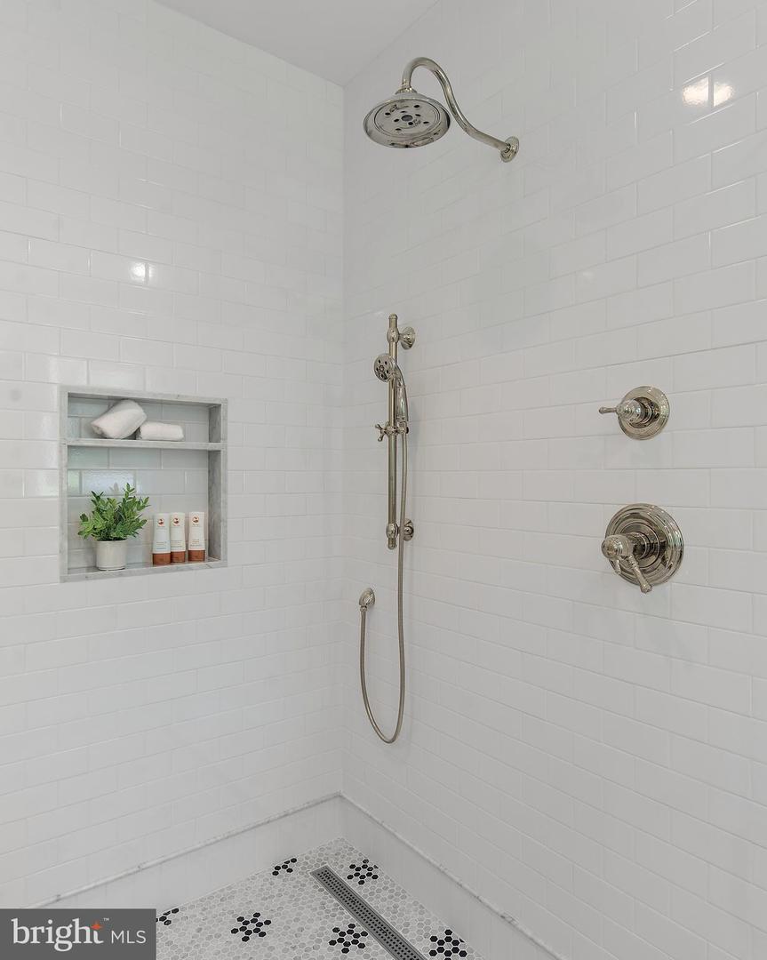Annapolis, Maryland, 21403, United States, 4 Bedrooms Bedrooms, ,5 BathroomsBathrooms,Residential,For Sale,1900943