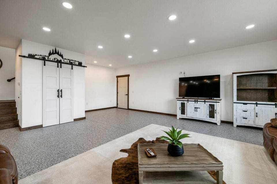 Klamath Falls, Oregon, 97603, United States, 3 Bedrooms Bedrooms, ,3 BathroomsBathrooms,Residential,For Sale,1878382
