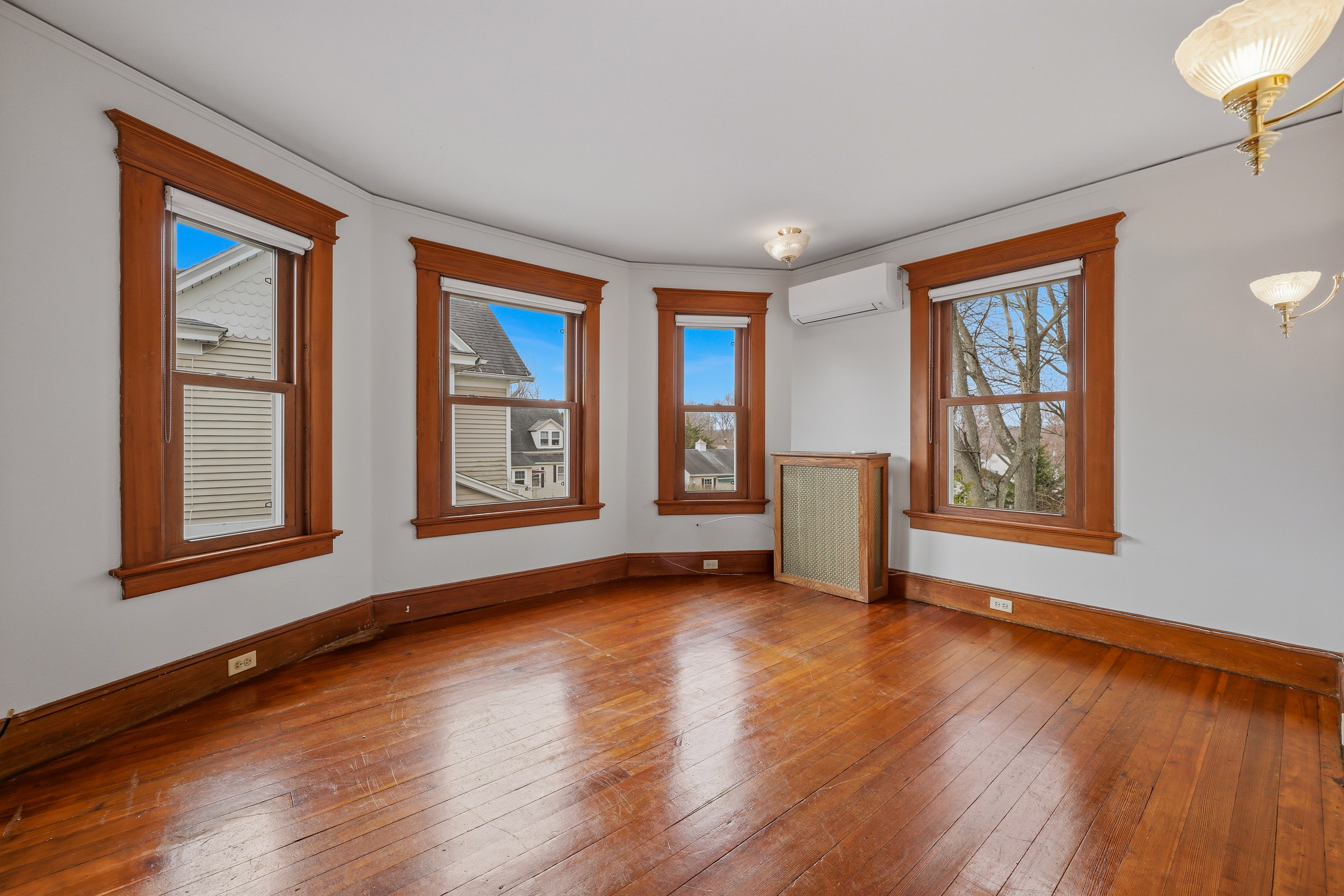  A Classic 1913 Colonial Set in the South Farms Area - 物件實景