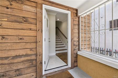 Los Angeles, California, 90016, United States, ,Residential,For Sale,1895088