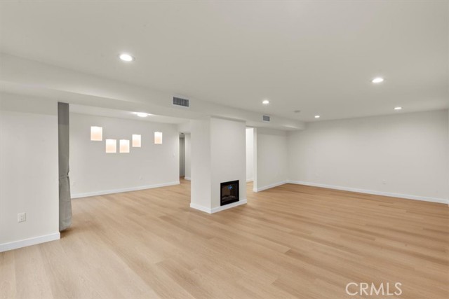 West Hollywood, California, 90046, United States, 2 Bedrooms Bedrooms, ,2 BathroomsBathrooms,Residential,For Sale,1992442