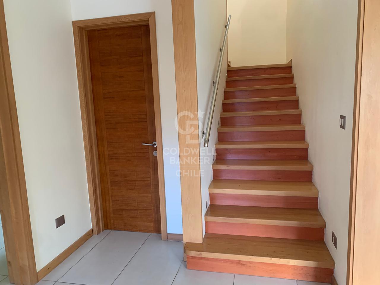 Puerto Varas, Chile, 7 Bedrooms Bedrooms, ,5 BathroomsBathrooms,Residential,For Sale,1990332