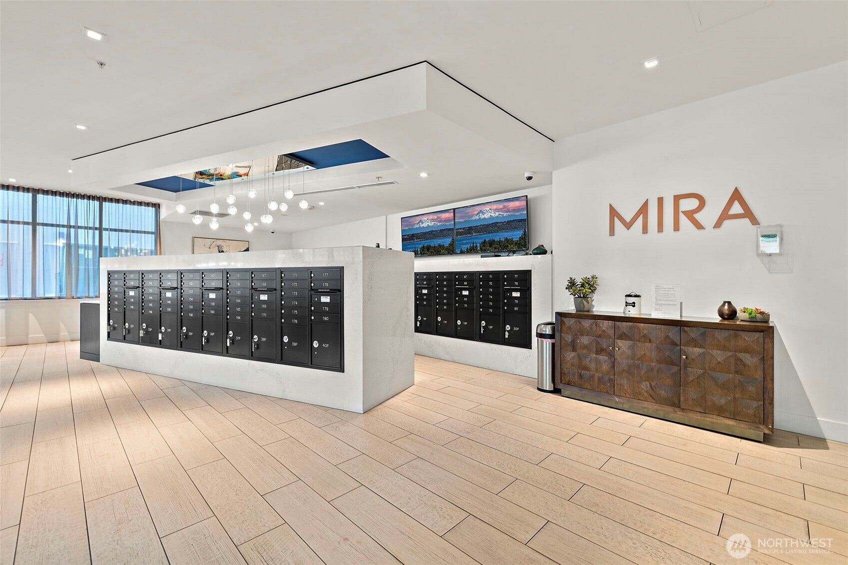 Bellevue, Washington, 98004, United States, 2 Bedrooms Bedrooms, ,1 BathroomBathrooms,Residential,For Sale,1975057