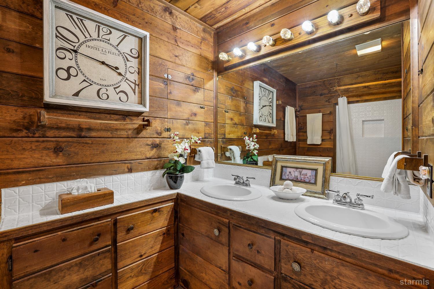 South Lake Tahoe, California, 96150, United States, 3 Bedrooms Bedrooms, ,2 BathroomsBathrooms,Residential,For Sale,2003328