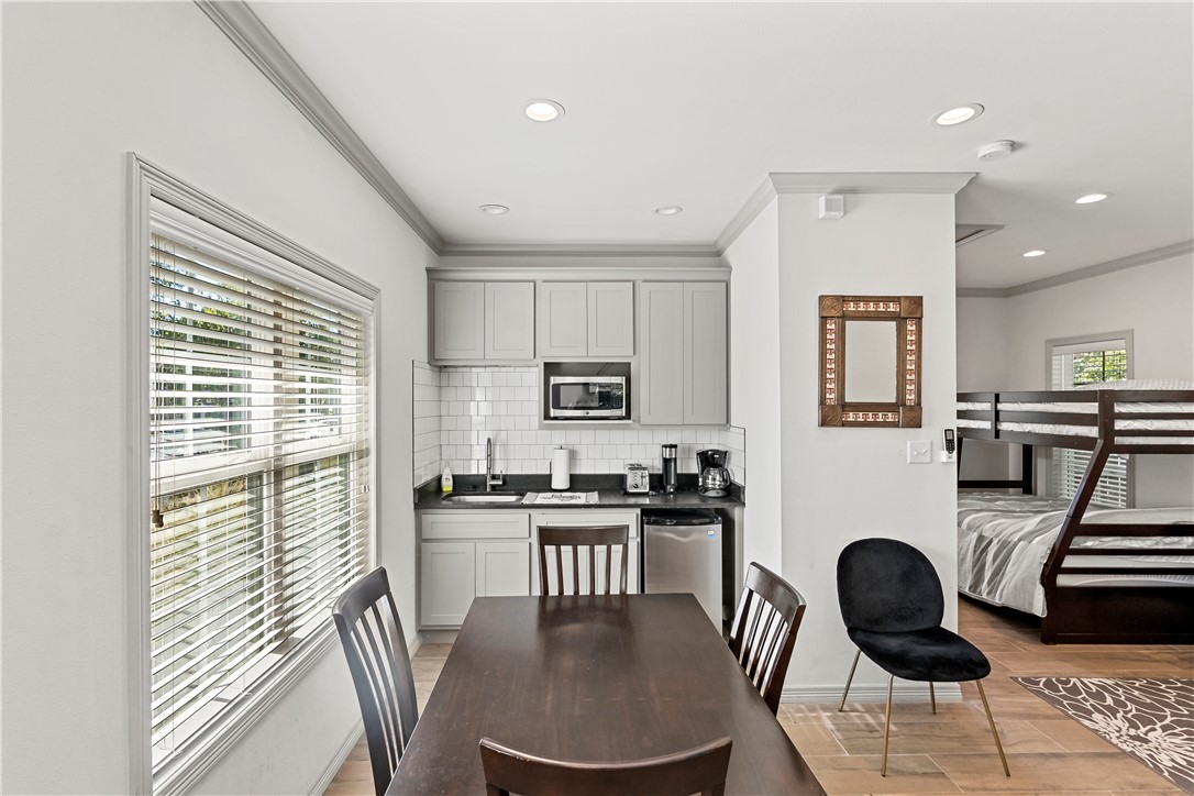 College Station, Texas, 77840, United States, 6 Bedrooms Bedrooms, ,7 BathroomsBathrooms,Residential,For Sale,1989222