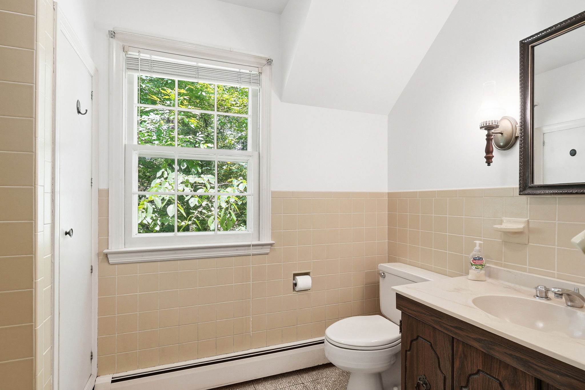  Charming & Versatile Cape Cod in Convenient Newfield - 物件實景