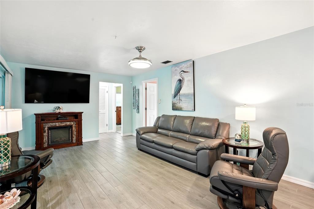 North Fort Myers, Florida, 33903, United States, 3 Bedrooms Bedrooms, ,2 BathroomsBathrooms,Residential,For Sale,1998346