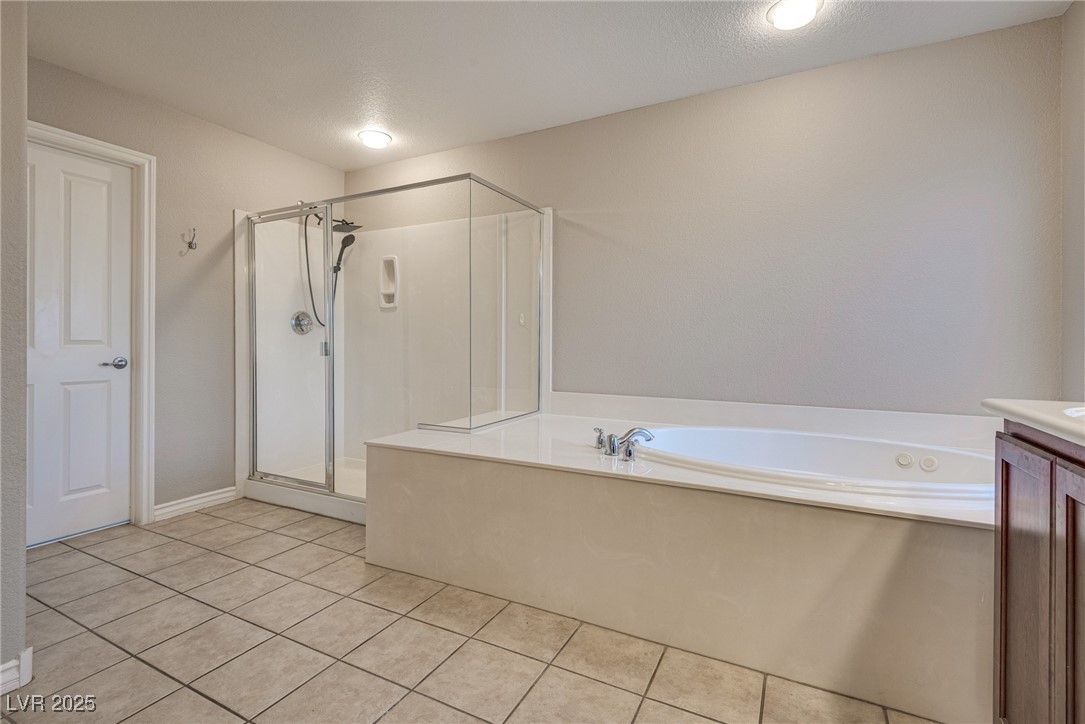 Las Vegas, Nevada, 89135, United States, 3 Bedrooms Bedrooms, ,3 BathroomsBathrooms,Residential,For Sale,2003378