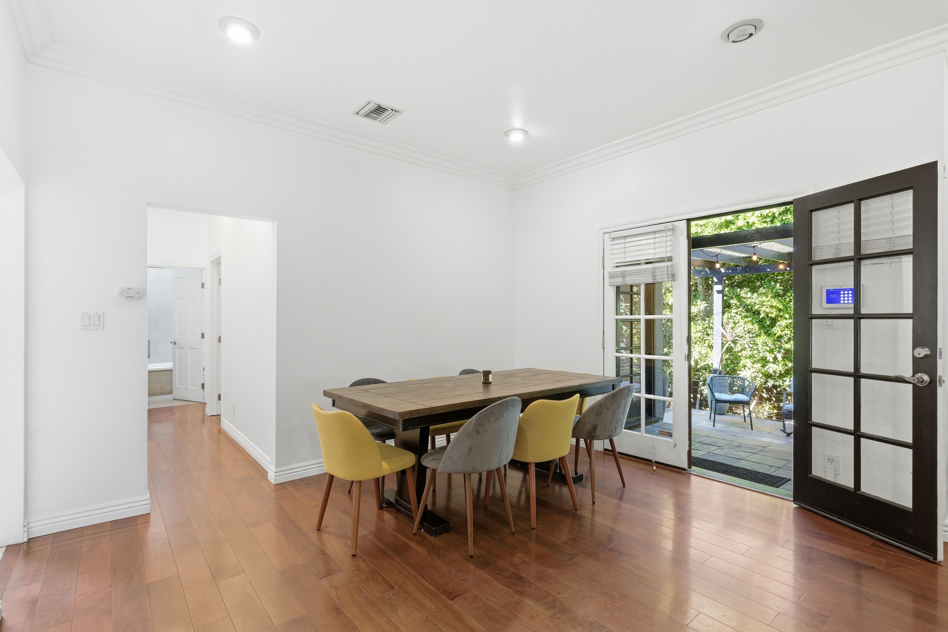  853-855 North Sweetzer Avenue - 物件實景