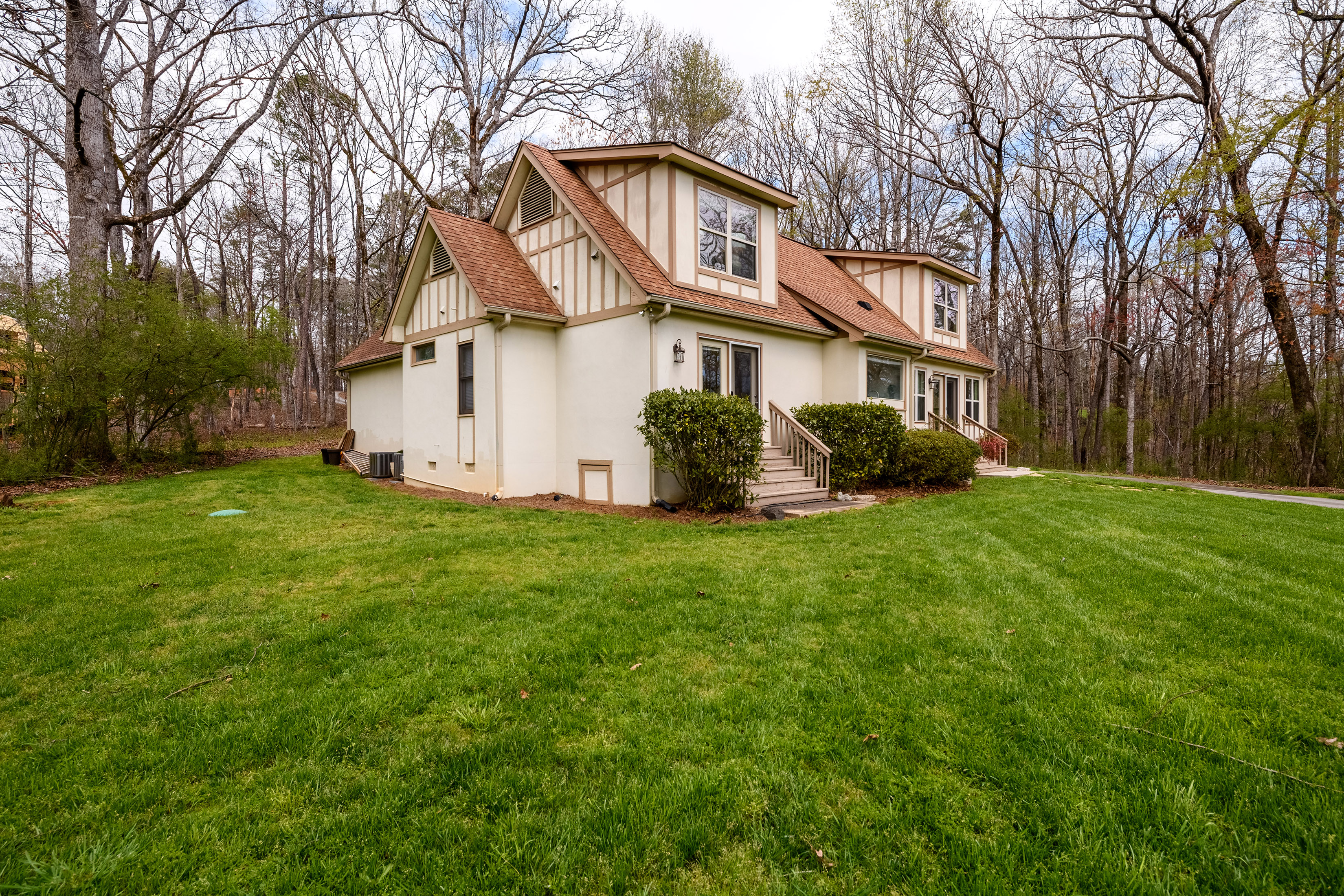  Lakefront Estate with Private Dock, Guest Home and Pool - 物件實景