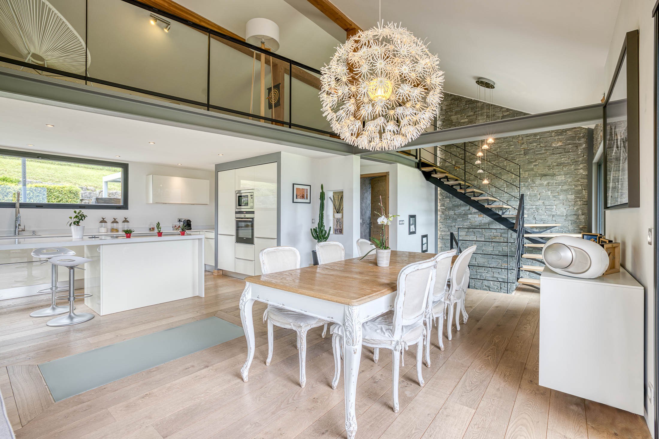  Beautiful house with swimming pool and magnificent view of the lake and mountai… - 物件實景