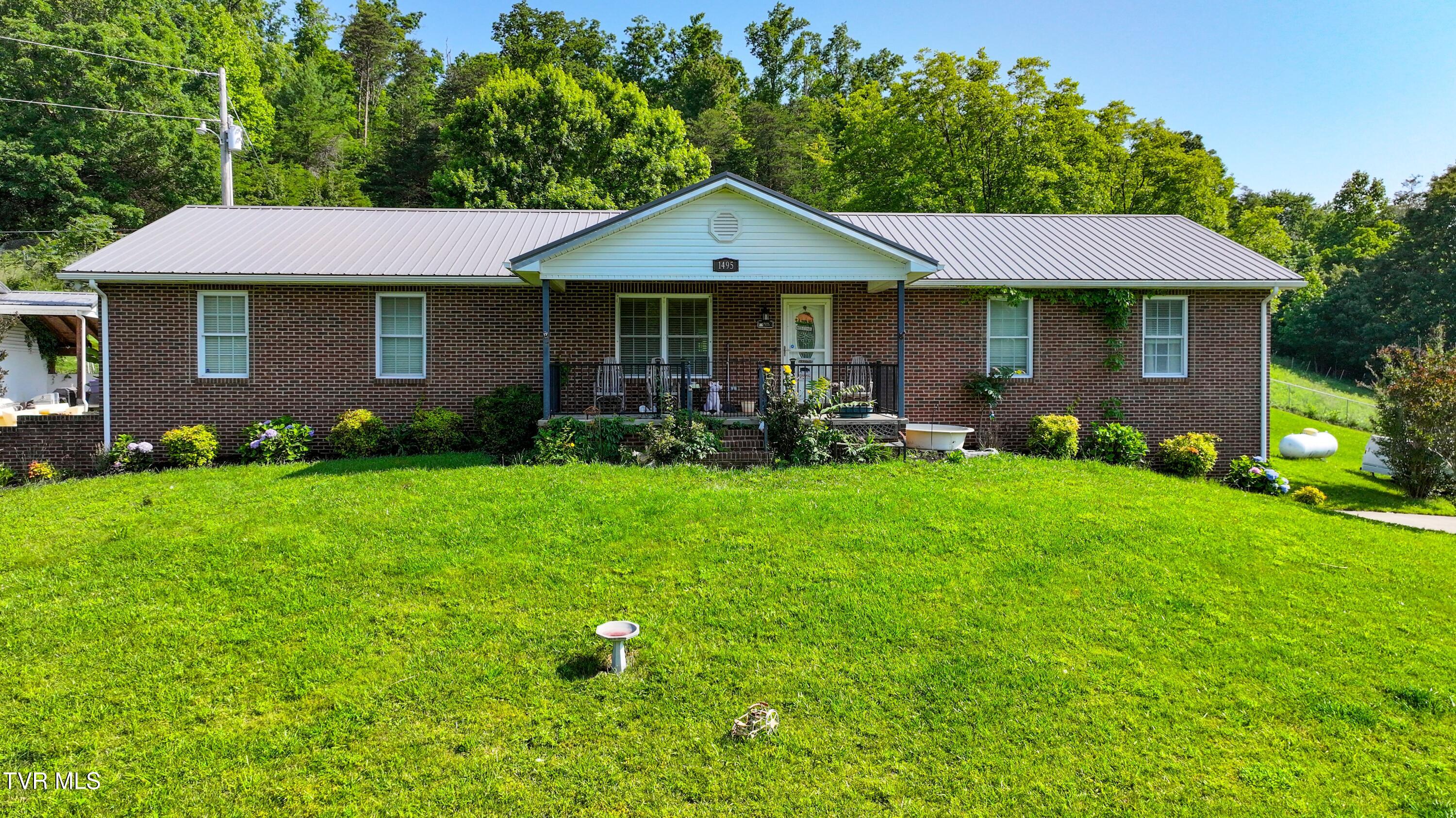 Chuckey, Tennessee, 37641, United States, 3 Bedrooms Bedrooms, ,2 BathroomsBathrooms,Residential,For Sale,1872161