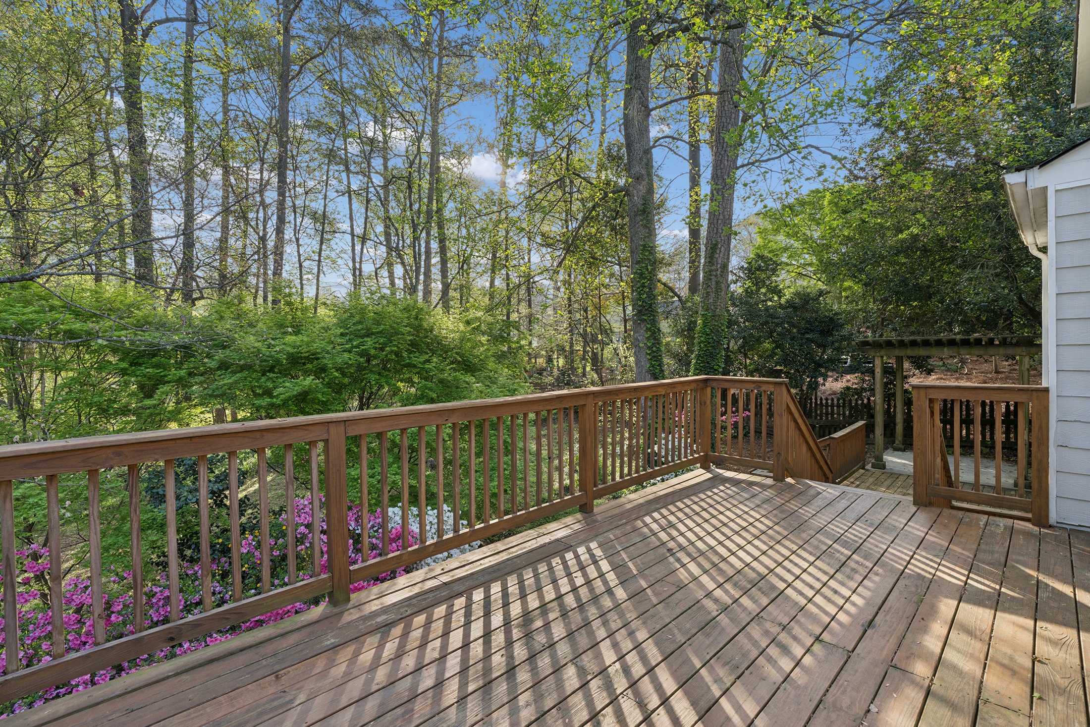  Tree-Lined Traditional in Sought-After Brookwood School District - 物件實景