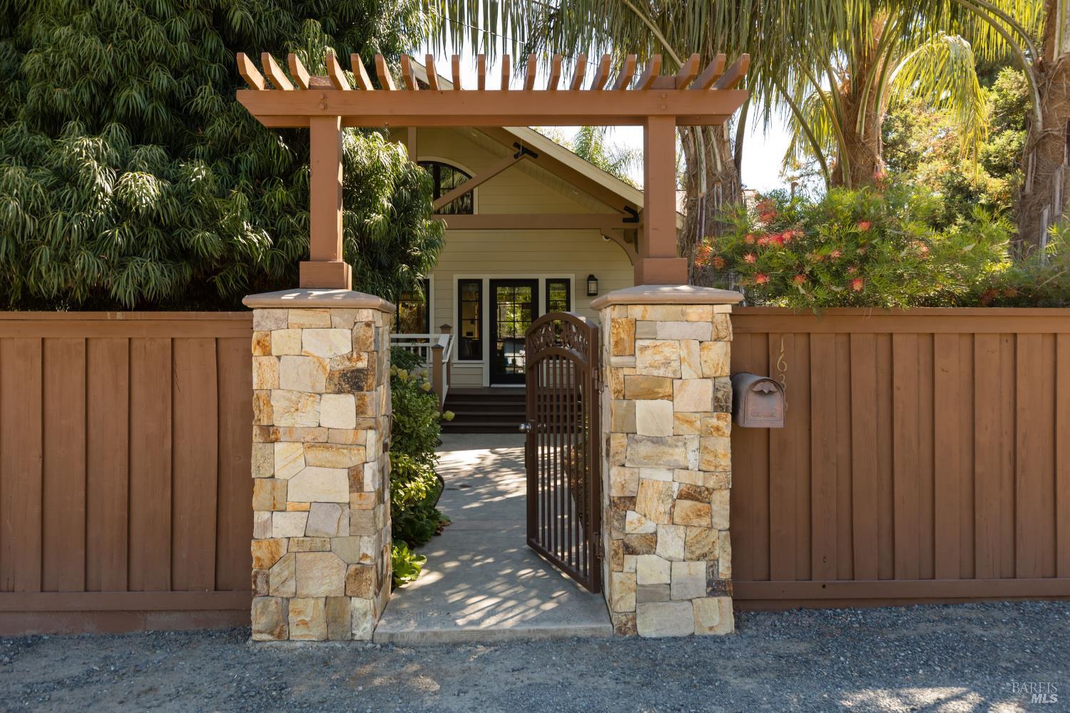 Santa Rosa, California, 95401, United States, 4 Bedrooms Bedrooms, ,4 BathroomsBathrooms,Residential,For Sale,1993093