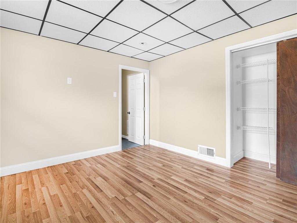 Warwick, Rhode Island, 02889, United States, 3 Bedrooms Bedrooms, ,3 BathroomsBathrooms,Residential,For Sale,2030234