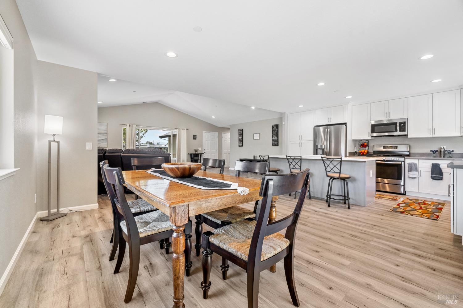 Petaluma, California, 94952, United States, 3 Bedrooms Bedrooms, ,2 BathroomsBathrooms,Residential,For Sale,1914314