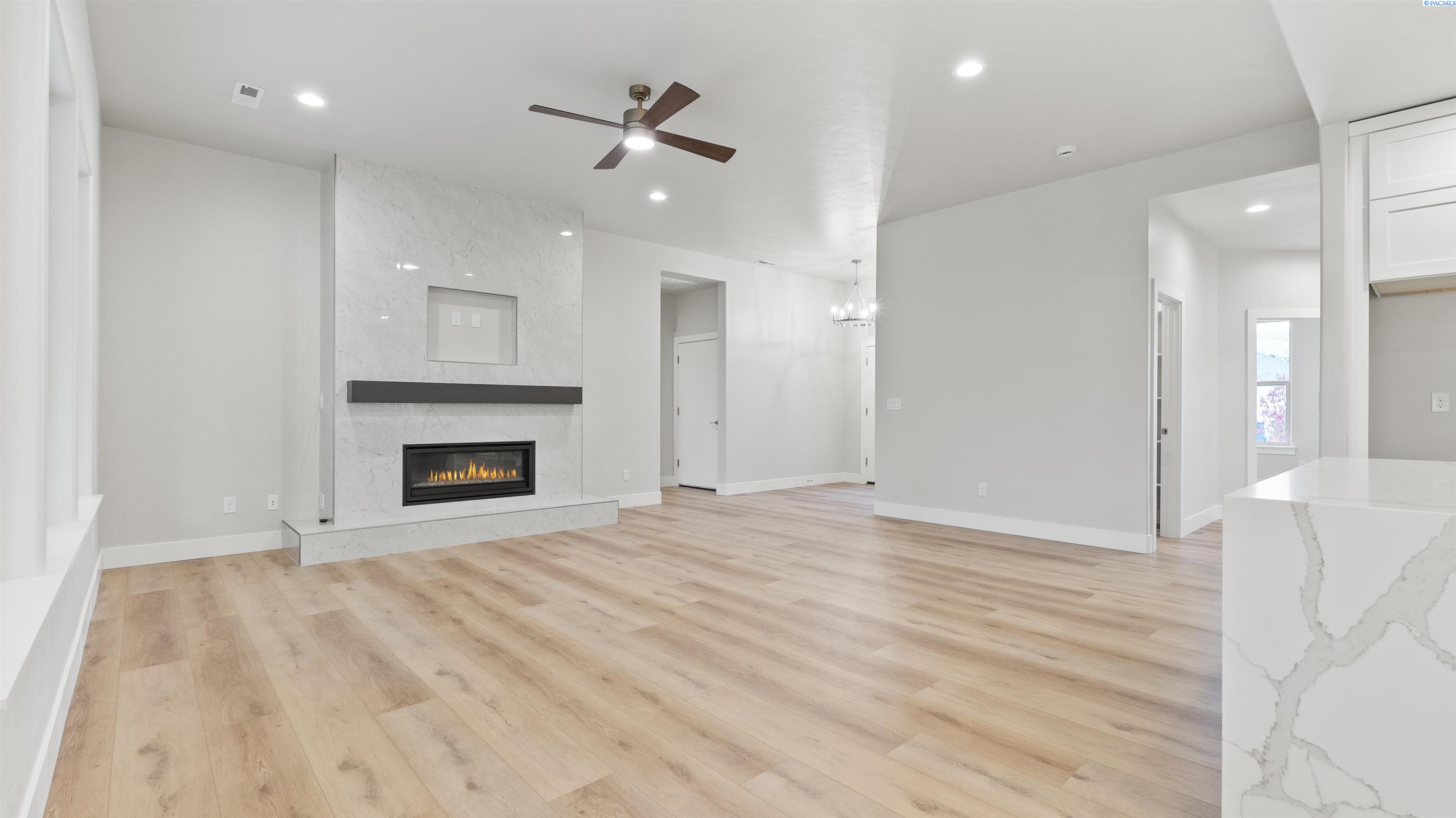 Richland, Washington, 99352, United States, 3 Bedrooms Bedrooms, ,2 BathroomsBathrooms,Residential,For Sale,1991742