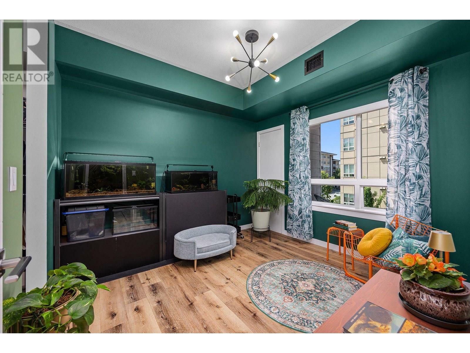 KELOWNA, British Columbia, V1V 2E6, CA, 2 Bedrooms Bedrooms, ,2 BathroomsBathrooms,Residential,For Sale,1961044