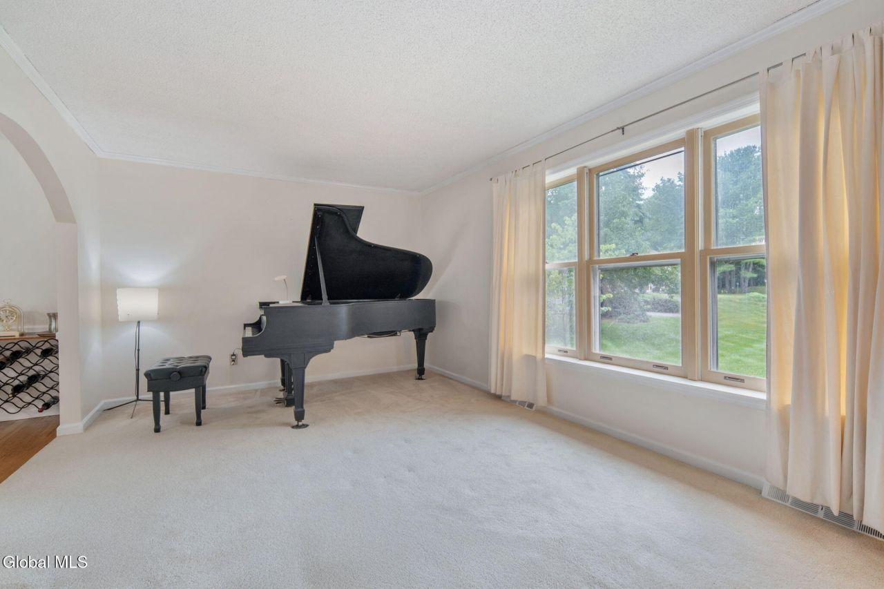 Guilderland, New York, 12303, United States, 4 Bedrooms Bedrooms, ,3 BathroomsBathrooms,Residential,For Sale,1891767
