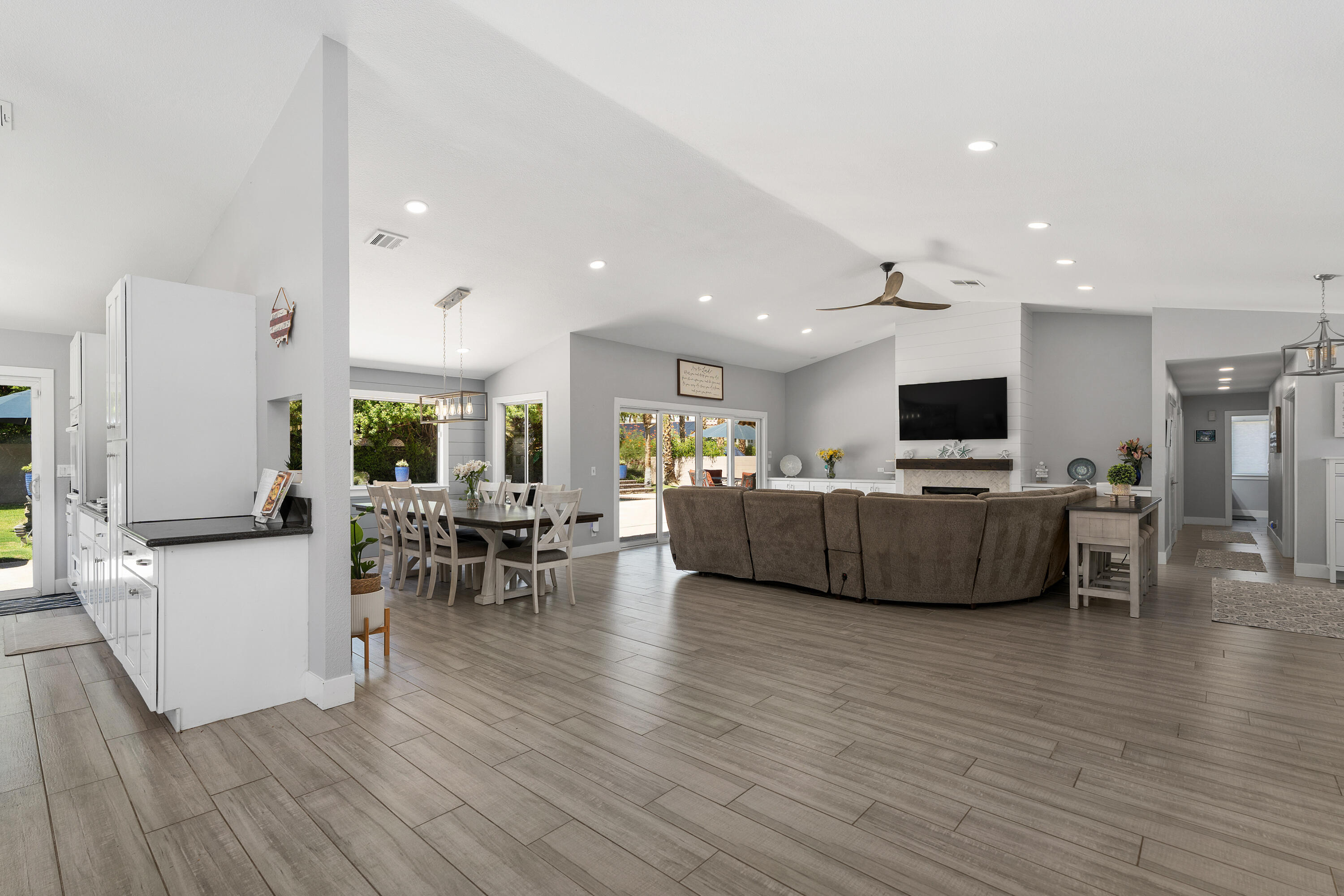 Palm Desert, California, 92211, United States, 4 Bedrooms Bedrooms, ,3 BathroomsBathrooms,Residential,For Sale,1938819