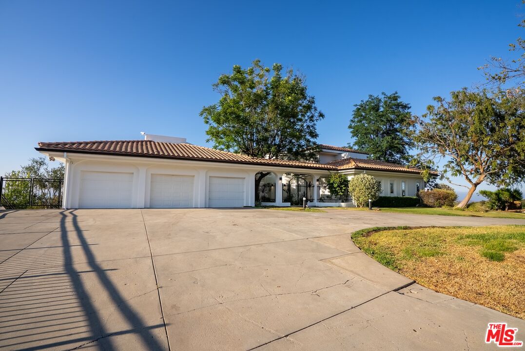 Topanga, California, 90290, United States, 4 Bedrooms Bedrooms, ,4 BathroomsBathrooms,Residential,For Sale,1902057