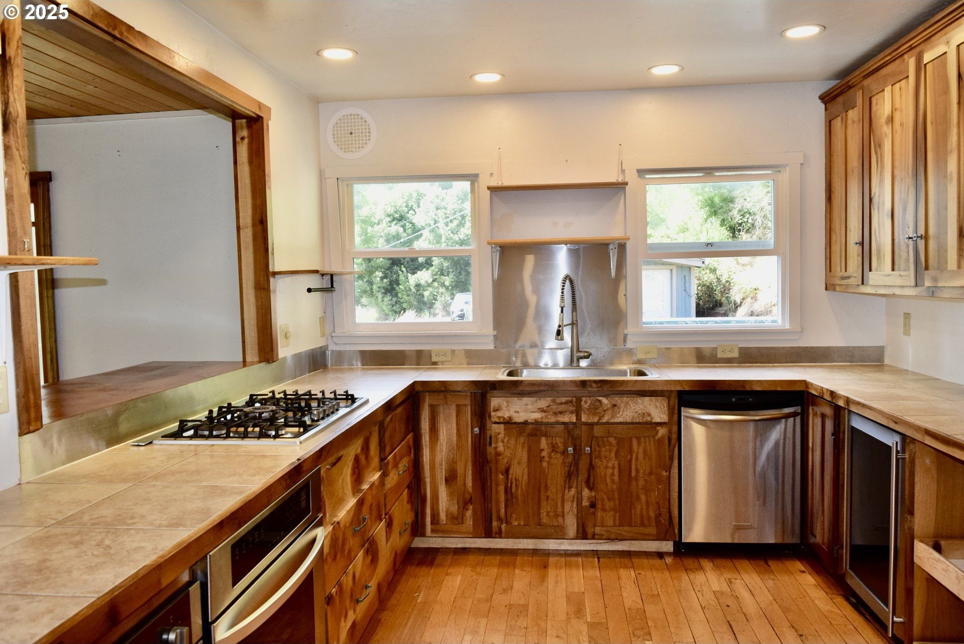 Gold Beach, Oregon, 97444, United States, 4 Bedrooms Bedrooms, ,4 BathroomsBathrooms,Residential,For Sale,1975569