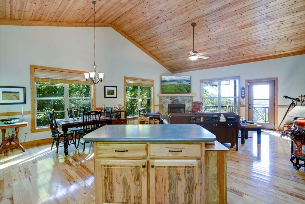Hiawassee, Georgia, 30546, United States, 4 Bedrooms Bedrooms, ,5 BathroomsBathrooms,Residential,For Sale,1880672